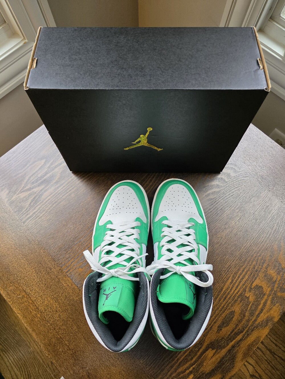 Nike Air Jordan 1 Mid 'Lucky Green' Spring 2023 - Picture 8 of 10